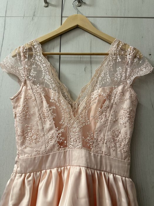 Официална рокля