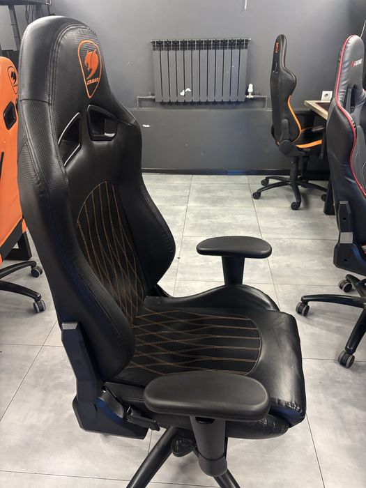 Продаю игровые кресла cougar