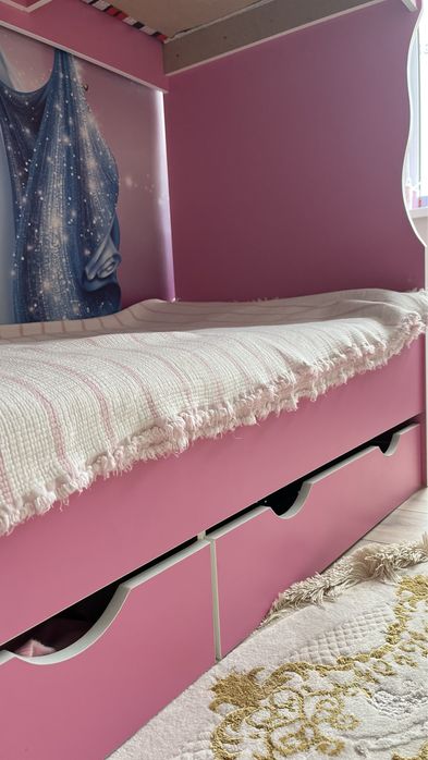 Двухьярусная детская кровать