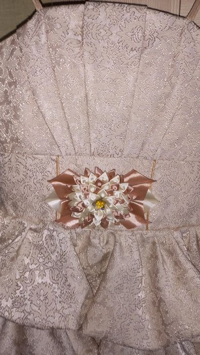 Продаётся нарядное платье