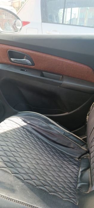 Машина Chevrolet Cruze 2014