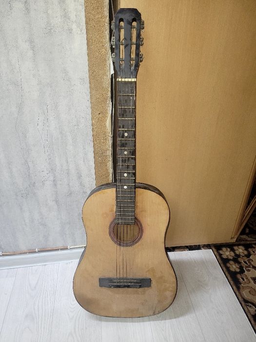 Продам гитару ссср