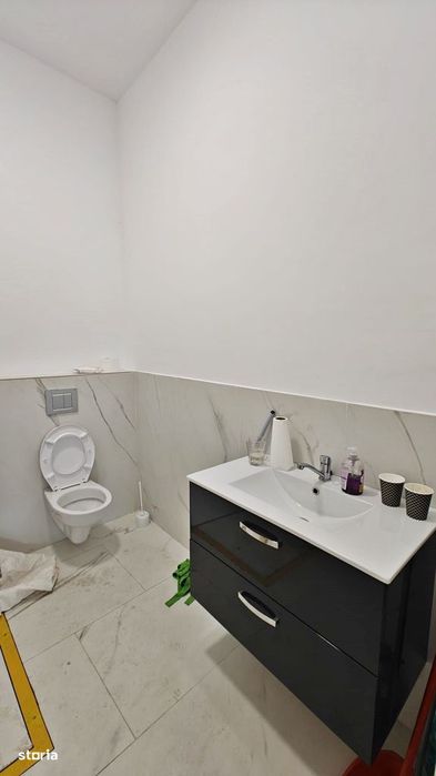 Spatiu comercial cu intrare din strada, vad comercial, zona