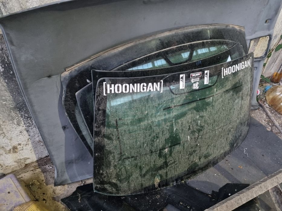 Стъкло предно задно челно бмв bmw стъкла e90 e60 f10 f11 e91 f30 f31