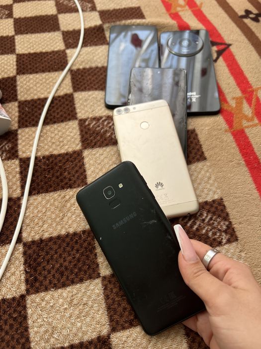 Продам телефоны цена за каждого