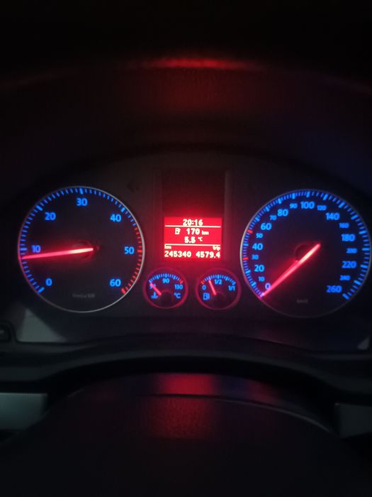 Vând Volkswagen Jetta 2.0 TDI