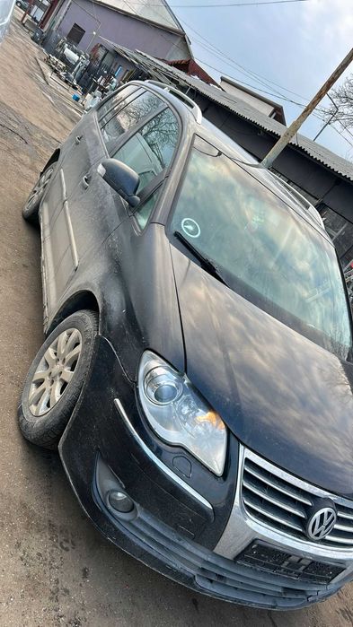 Dezmembrez Volkswagen Touran an 2007 2.0 bkd cutie automata
