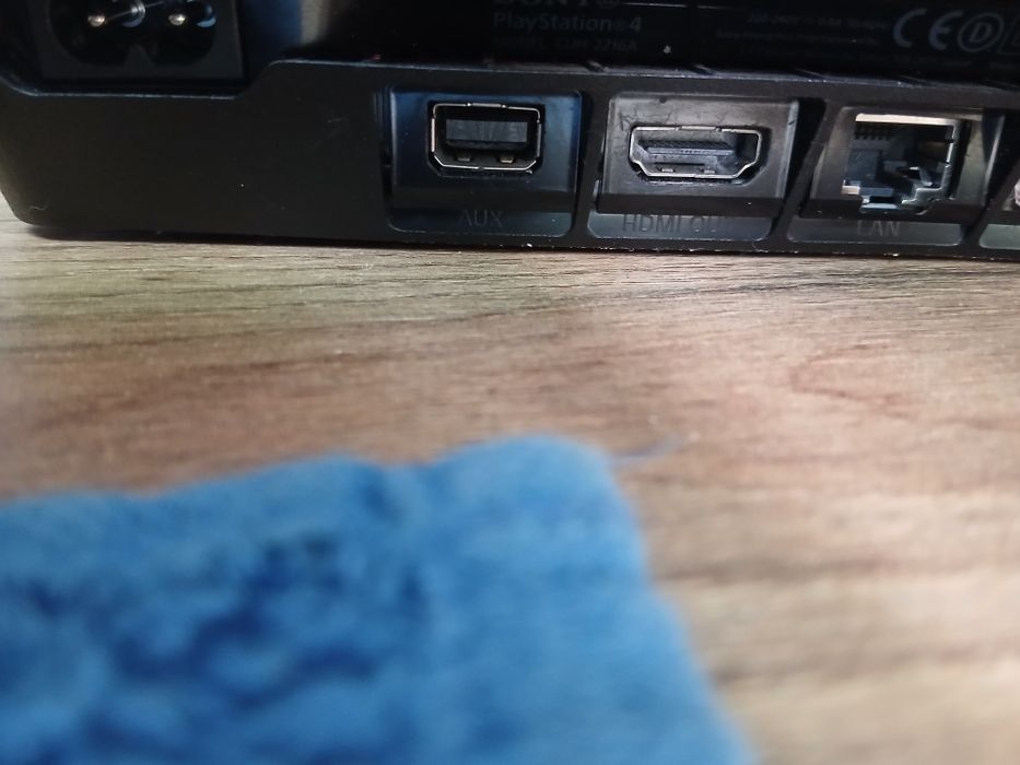 Vînd playstastion 4