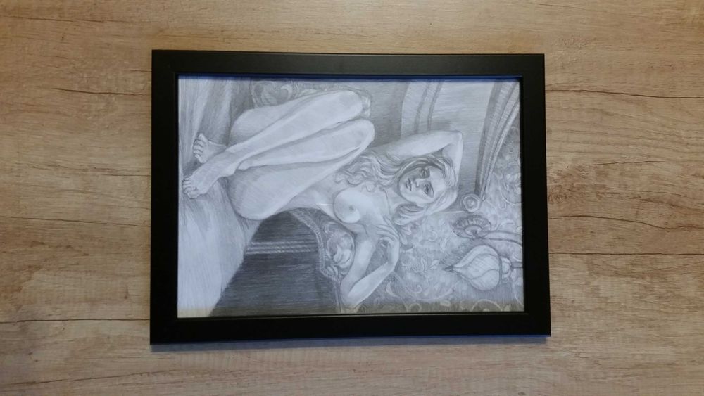 Много сполучлива рисунка с черен молив.