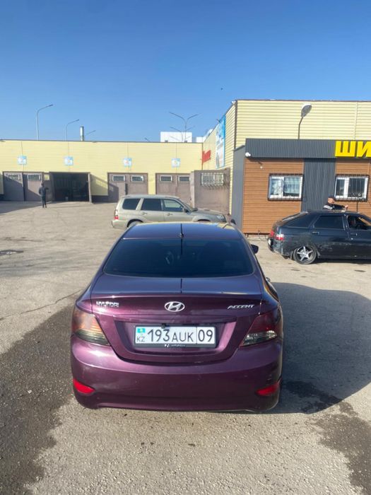 Hyndai accent 2013