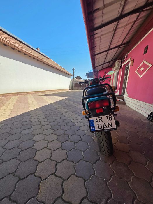 Vînd Honda ntv 650
