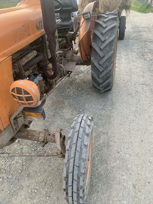 Vând tractor FIAT 411r