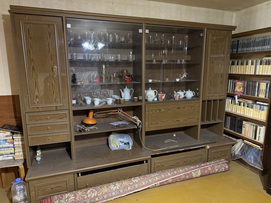 Отдам даром стенки для гостинной