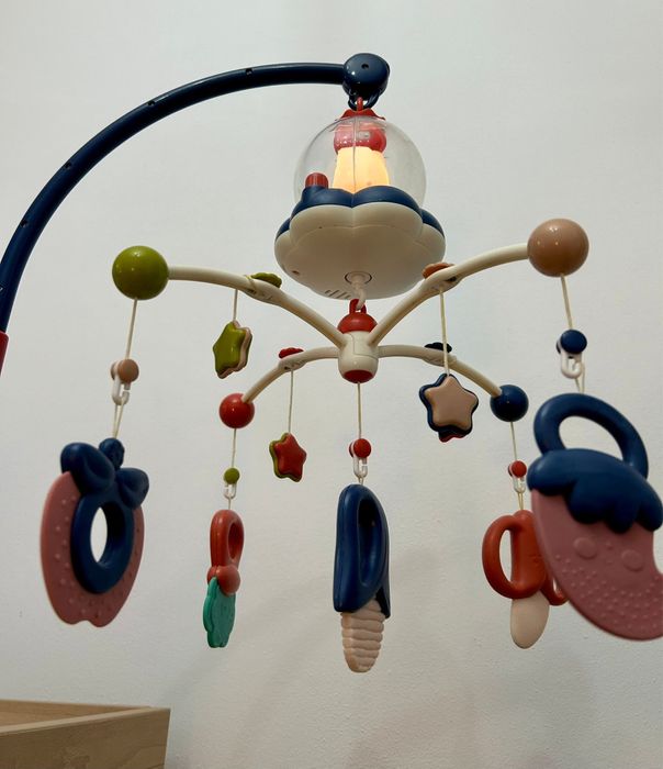 Carusel muzical pentru patut bebe