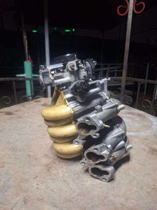 впускной коллектор на ауди 100 с 4,А 6, обьемам 2.6