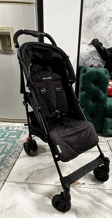 Vând sau schimb căruț Maclaren Quest Arc cu scoica Cybex