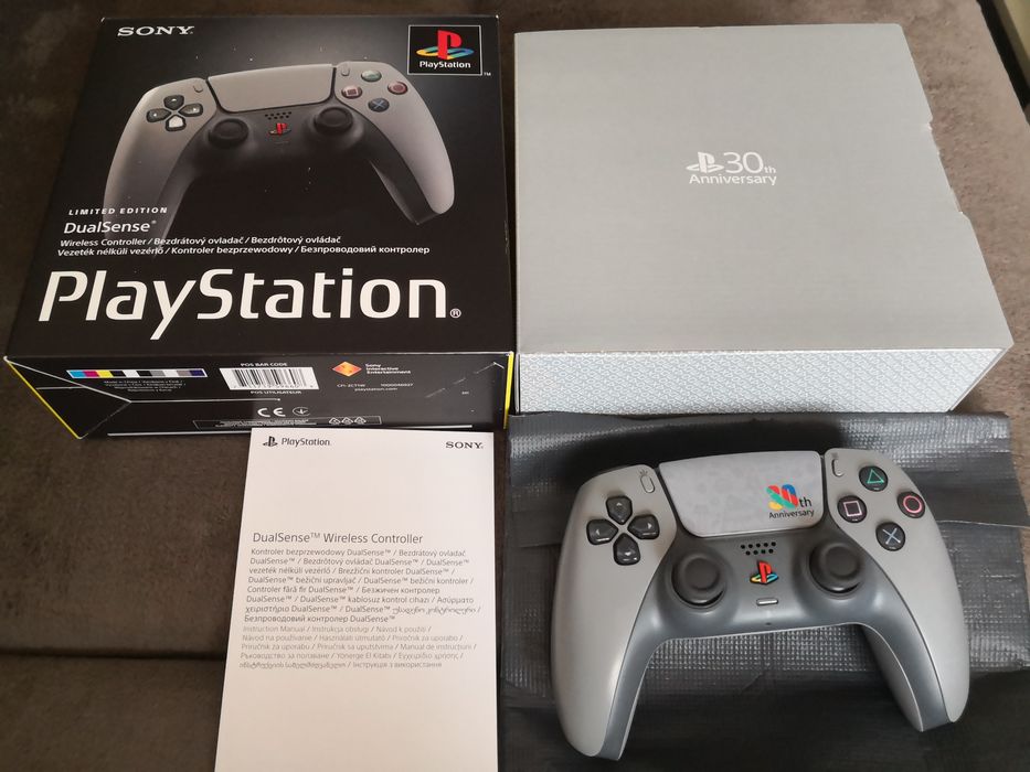 Sony Dualsense 30th Anniversary Limited Edition НОВ С ГАРАНЦИЯ  контролер / джойстик PS5