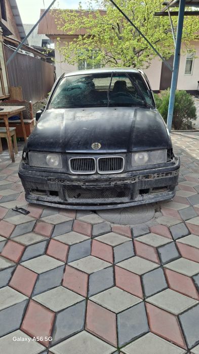 BMW 3ка в аварийным состояние