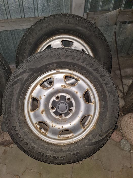 Продам. Резина с дисками от рав 4