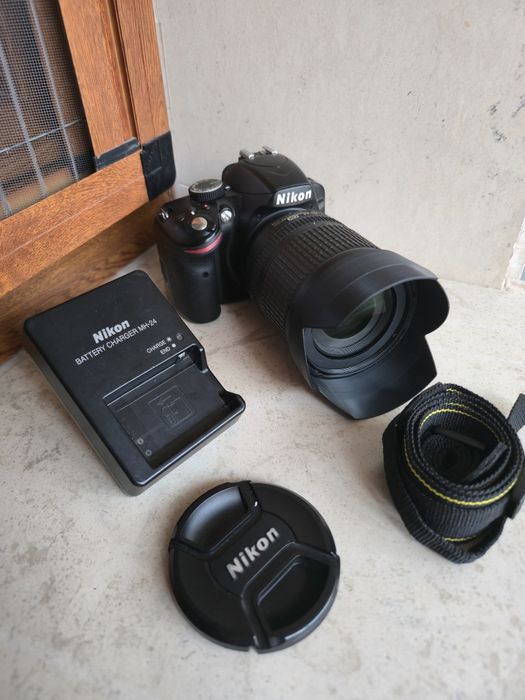 Nikon d3200 + nikon 18-105 AF VR