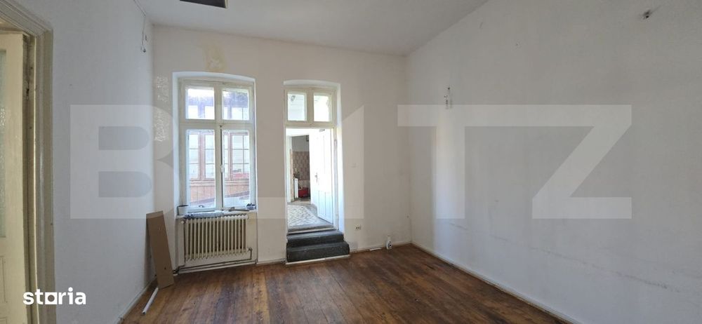 Casa boiereasca P+M, 7 camere, 227 mp utili, in zona centrala a Craiov