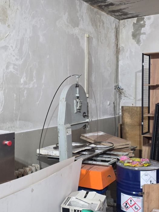 Пила ленточная.