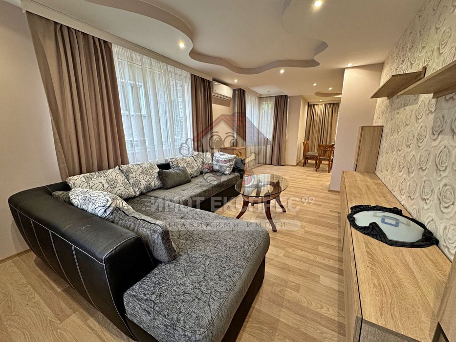 Обзаведен етаж от къща, тристаен апартамент, под наем, кв.Чинара