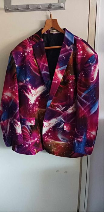 Продавам сака за сценични изяви XXL