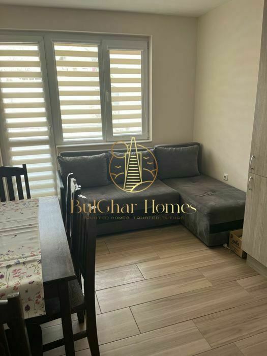 Дава се под наем Тристаен апартамент в Варна, Колхозен пазар - 85 кв.м за 548.25 € - Снимка #2