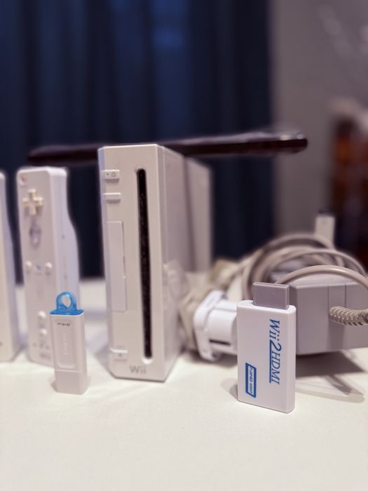Nintendo Wii Modat, Stick Usb cu jocuri, 2 manete, HDMI