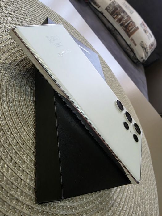 Samsung galaxy s 23 ultra, 256GB.Цвят cream.