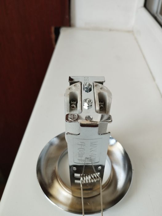 Точечный светильник новый