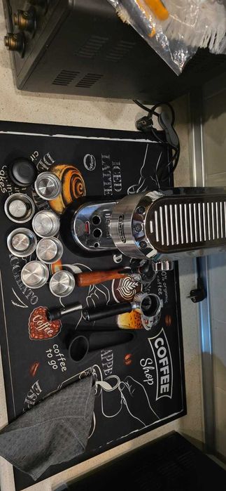 Кофеварка Delonghi EC 685 M серебристый