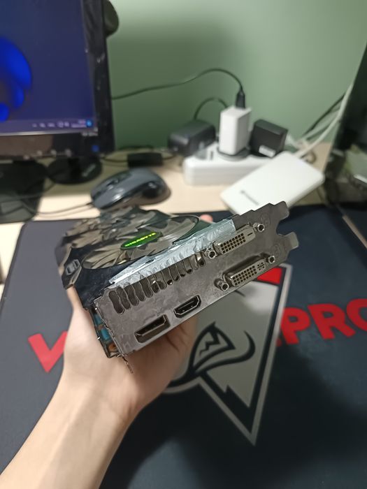 Продам видеокарты