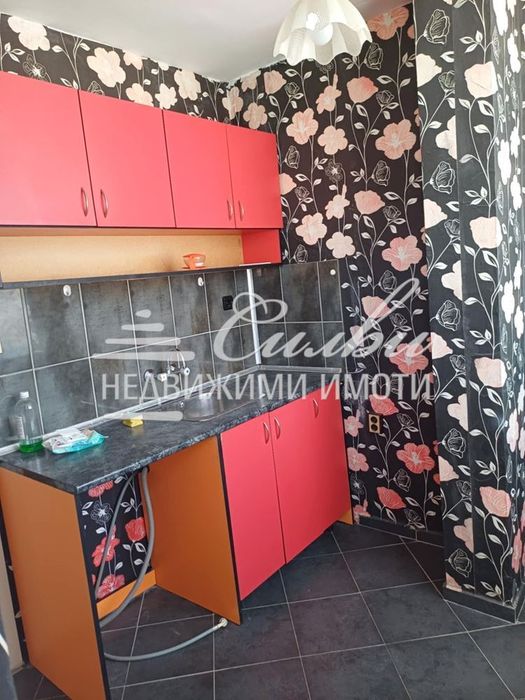 Дава се под наем Двустаен апартамент в Търговище, Вароша - 65 кв.м за 178.5 € - Снимка #2