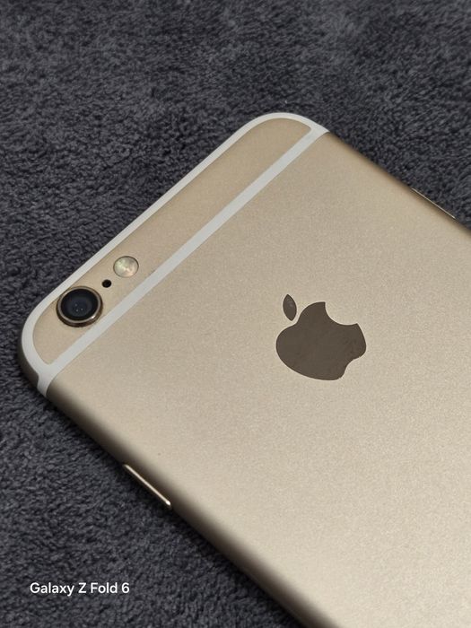 • Apple iPhone 6