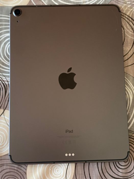 iPad Air 4 (2020) 64GB Wi-Fi + Cellular, 10.9”, stare foarte bună,