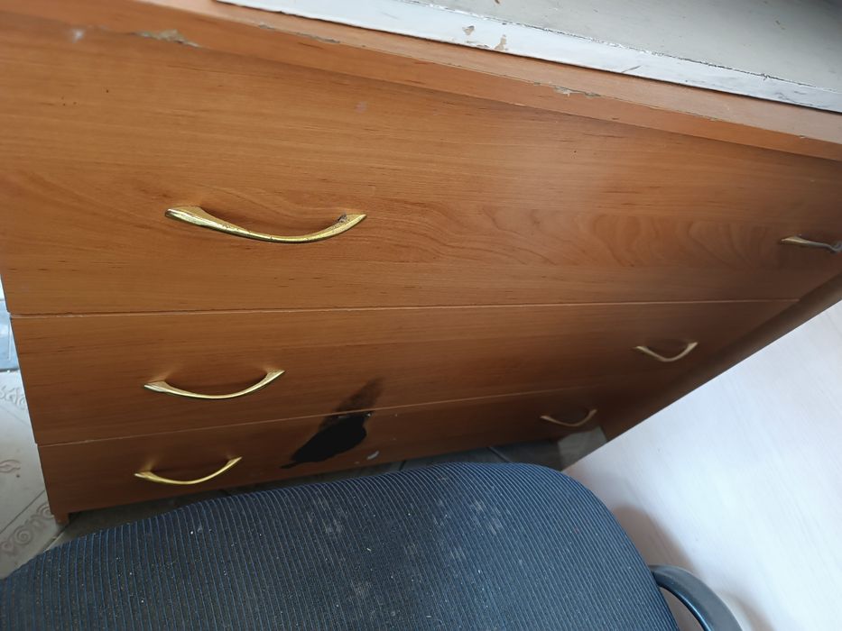 Кровать детская. Комод