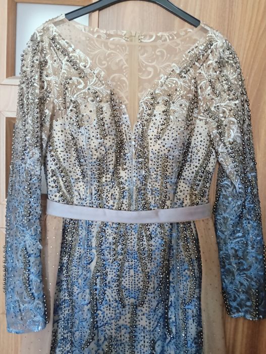 Vând rochiță nașa!