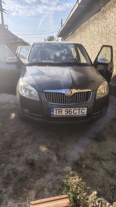 Vând  Skoda  pentru dezmembrare /reparare /