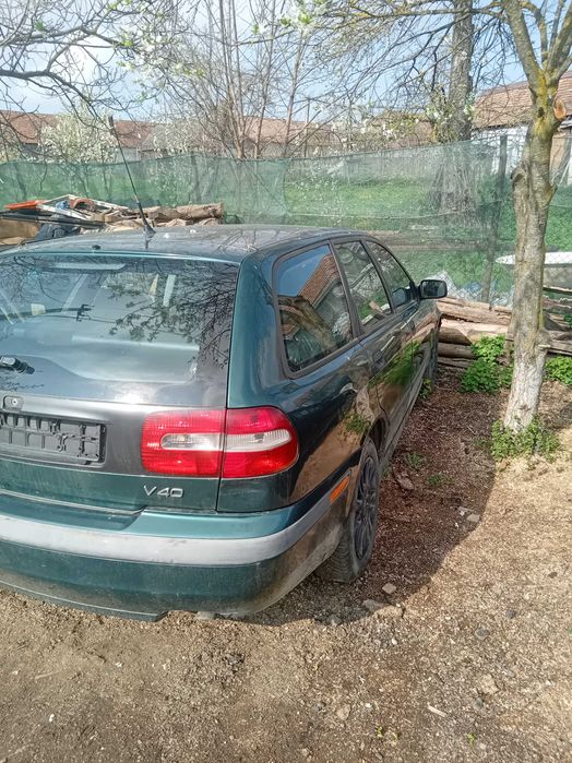 Vand audi a4 motor 19 tdi pentru piese si volvo v 40 motor 19 tdi