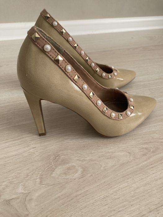 Женские туфли нарядние