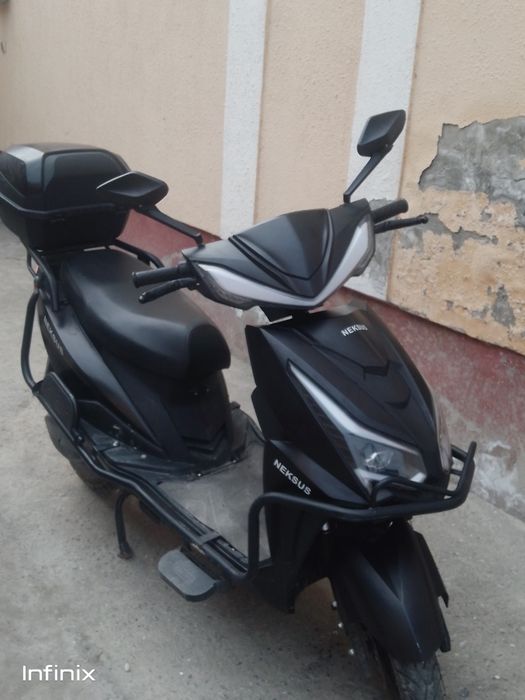 Скутер сотила.ди холати зур 
5