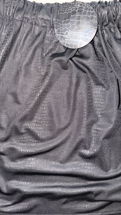 Кожена пола със змийски мотиви Stradivarius