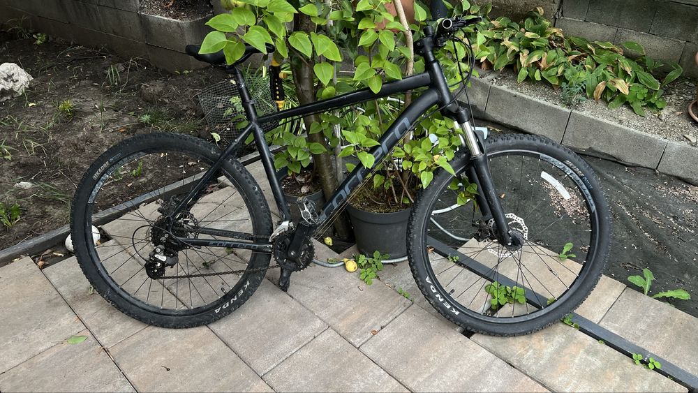 Vând Bicicletă Mountain Bike Carrera Vengeance – Mărime L (Cadru Negru