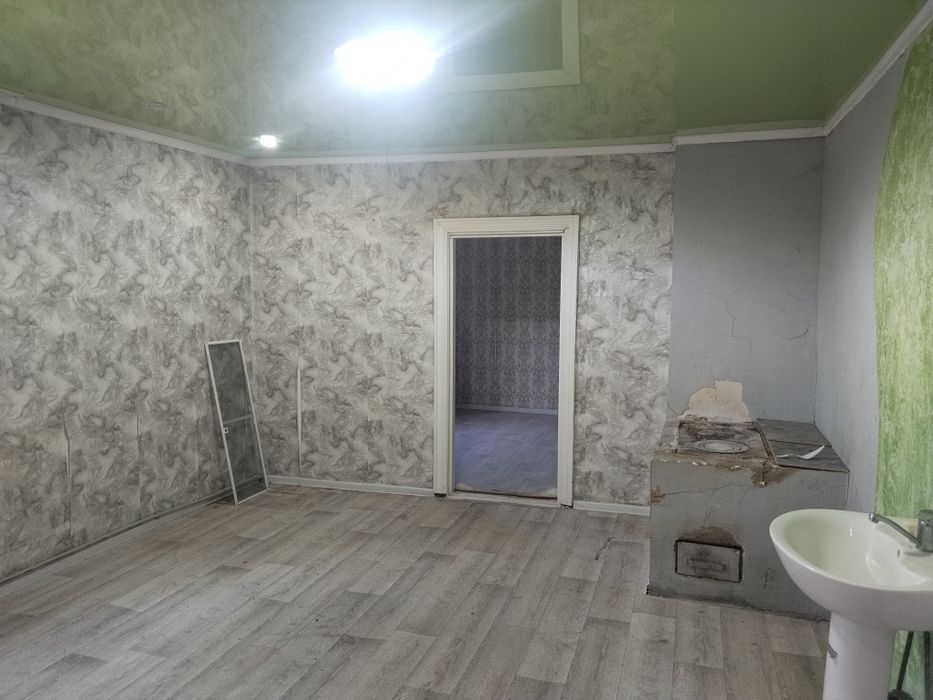 Продам дом  неподолеку от города