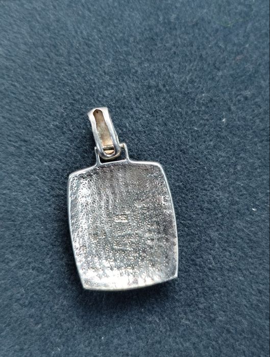 Дамски сребърен медальон (висулка) със седеф