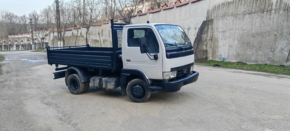 Nissan cabstar 2003