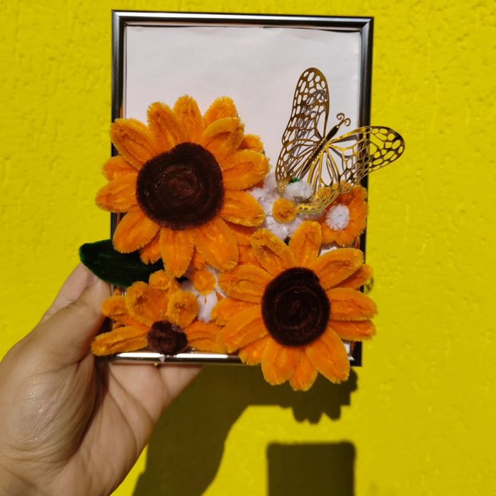 Tablou handmade din sârmă plusata.