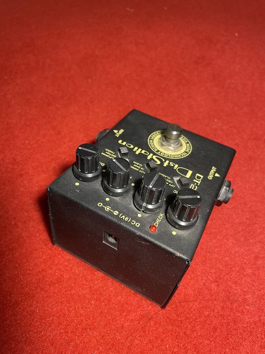 Гитарная педаль Distortion